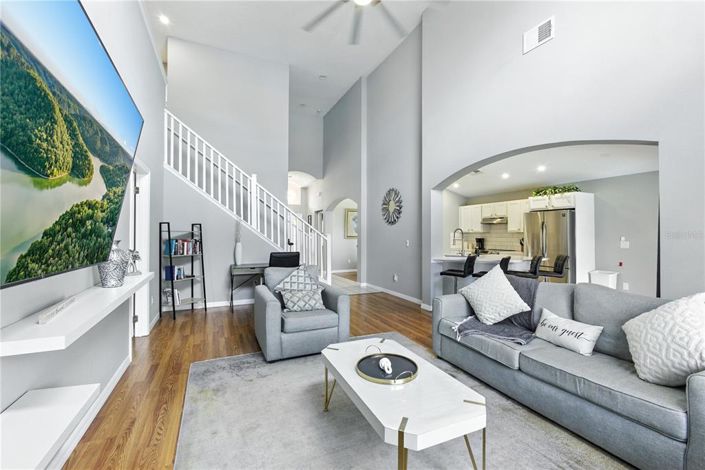 Image No.8-5 Bed Property for sale