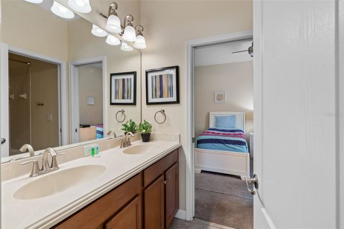 Image No.17-4 Bed Property for sale