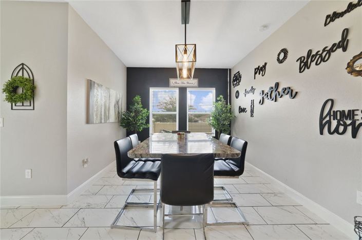 Image No.12-4 Bed Property for sale