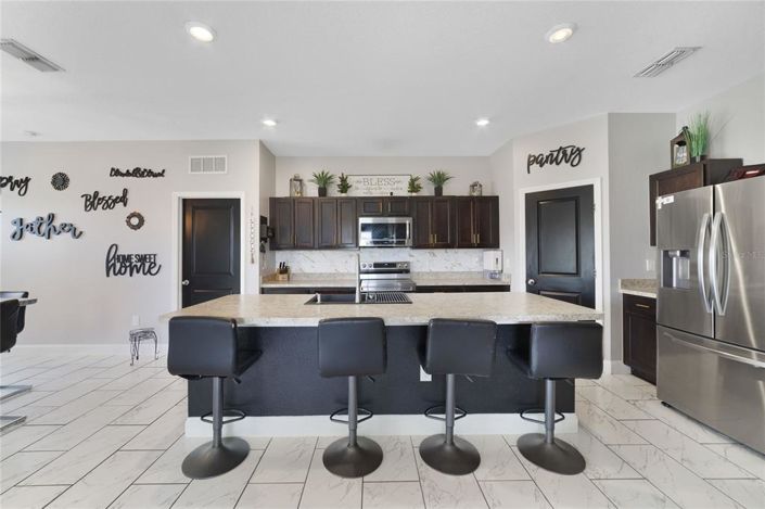 Image No.5-4 Bed Property for sale