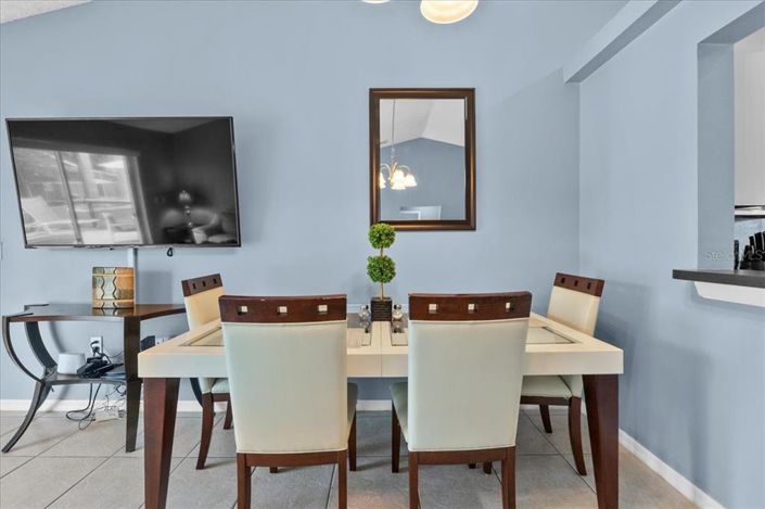 Image No.8-3 Bed Property for sale