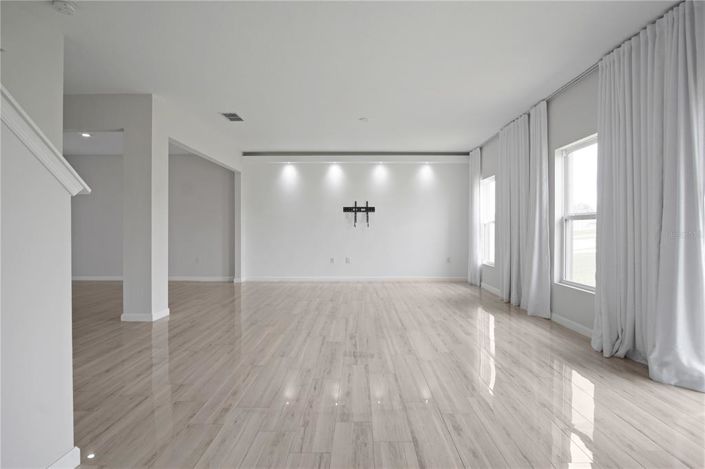 Image No.10-4 Bed Property for sale