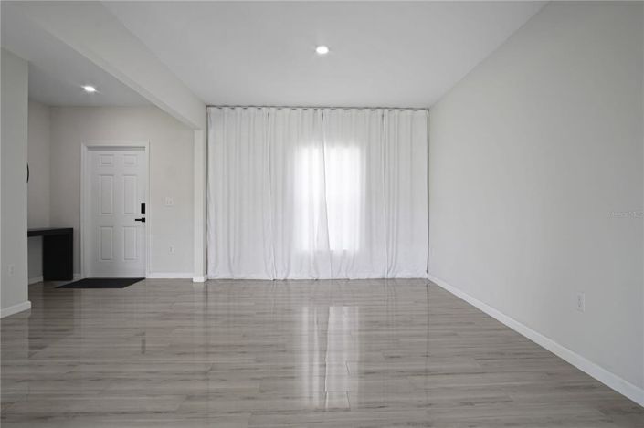 Image No.12-4 Bed Property for sale