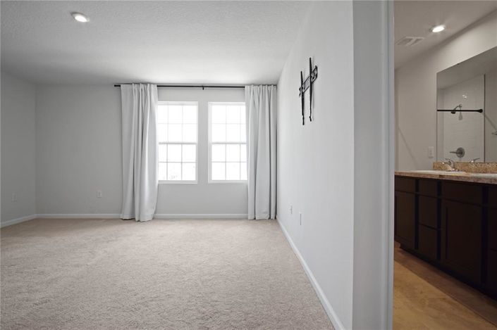 Image No.18-4 Bed Property for sale