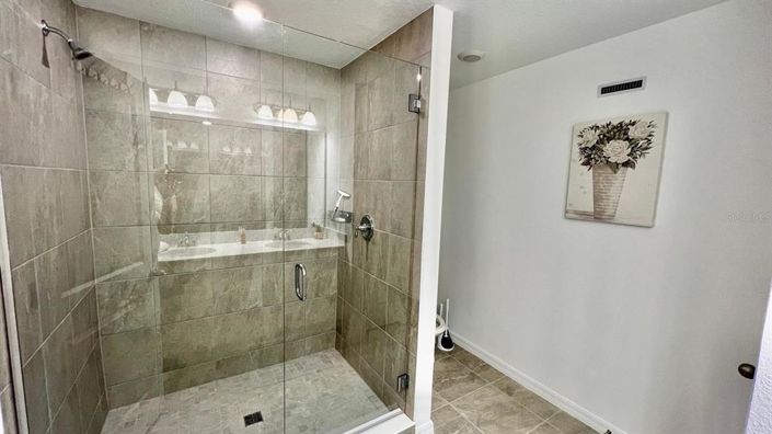 Image No.13-3 Bed Townhouse for sale