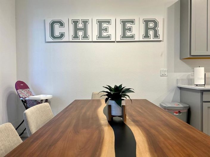 Image No.8-3 Bed Townhouse for sale