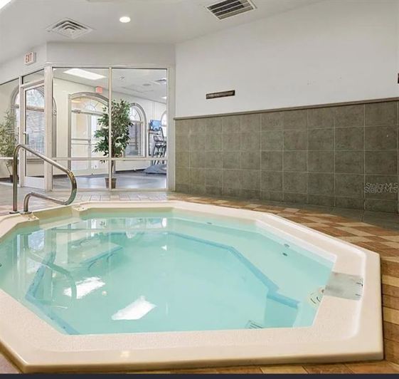 Image No.28-4 Bed Townhouse for sale