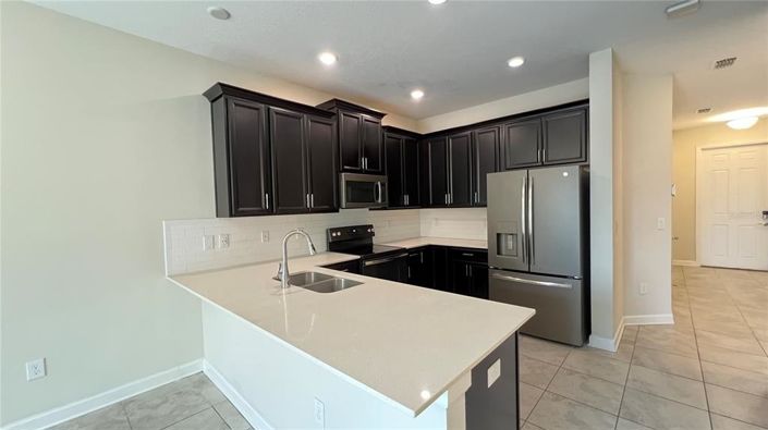 Image No.10-3 Bed Townhouse for sale