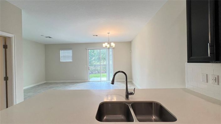 Image No.14-3 Bed Townhouse for sale