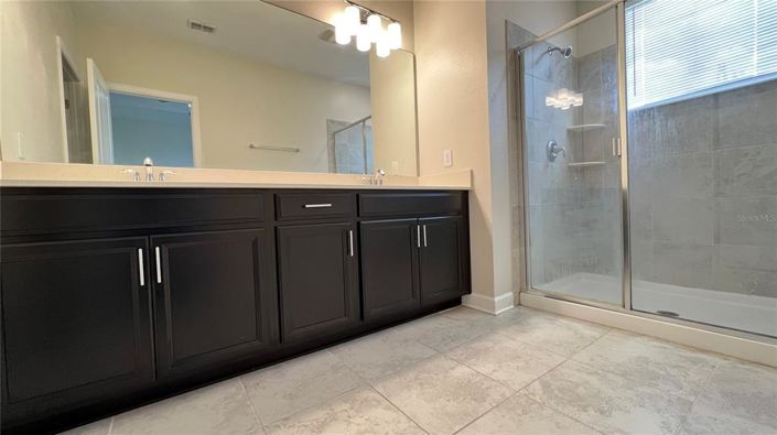 Image No.33-3 Bed Townhouse for sale