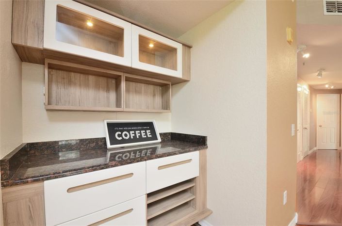 Image No.10-2 Bed Property for sale