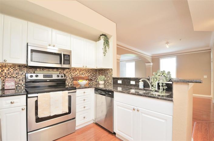 Image No.11-2 Bed Property for sale