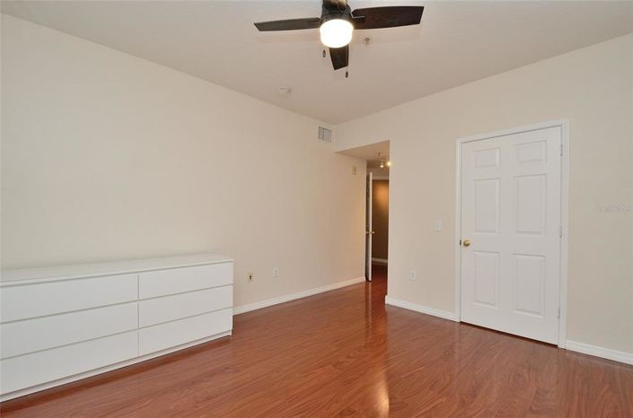 Image No.20-2 Bed Property for sale