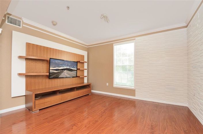 Image No.6-2 Bed Property for sale