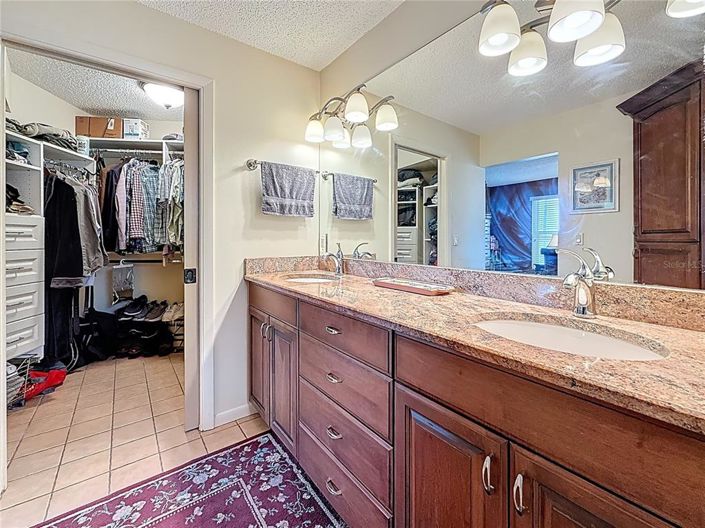 Image No.24-3 Bed Property for sale