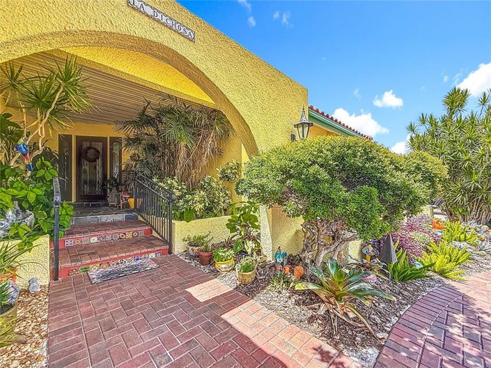 Image No.3-3 Bed Property for sale