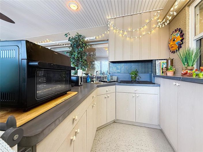 Image No.38-3 Bed Property for sale