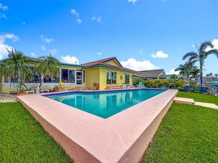 Image No.42-3 Bed Property for sale