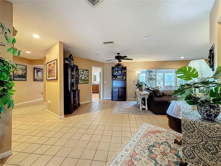 Image No.5-3 Bed Property for sale