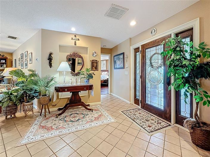 Image No.8-3 Bed Property for sale