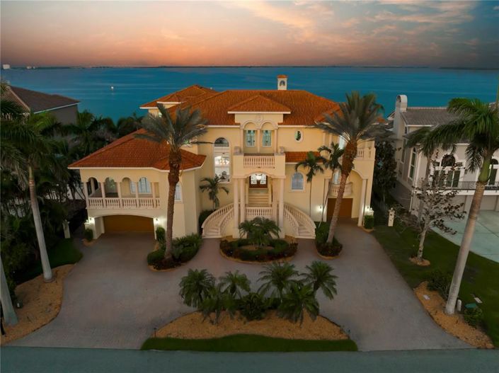 Image No.2-Propriété de 4 chambres à vendre à Tierra Verde 