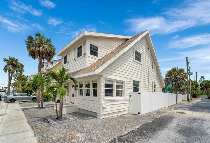 Image No.28-4 Bed Property for sale