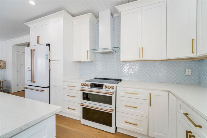 Image No.6-4 Bed Property for sale