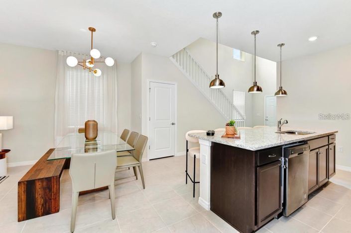 Image No.12-6 Bed Property for sale