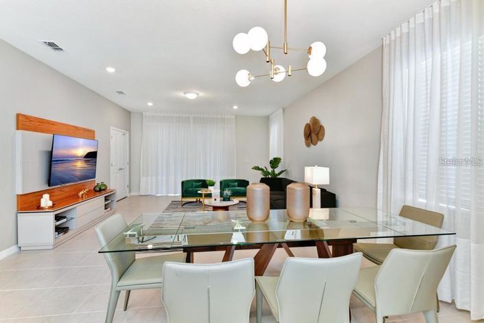 Image No.14-6 Bed Property for sale