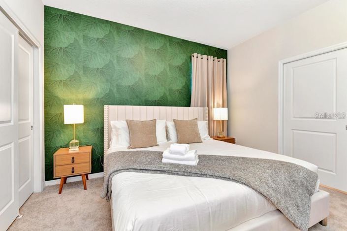 Image No.18-6 Bed Property for sale