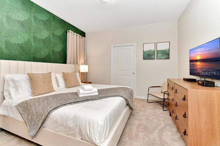 Image No.19-6 Bed Property for sale