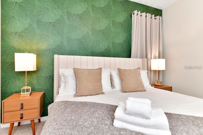 Image No.20-6 Bed Property for sale