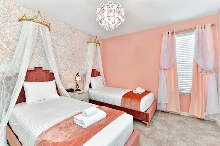 Image No.35-6 Bed Property for sale