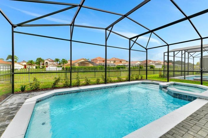 Image No.51-6 Bed Property for sale