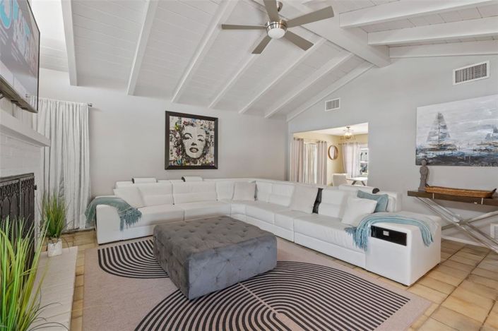 Image No.15-3 Bed Property for sale