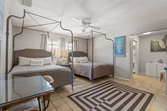 Image No.23-3 Bed Property for sale