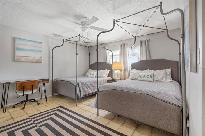 Image No.24-3 Bed Property for sale