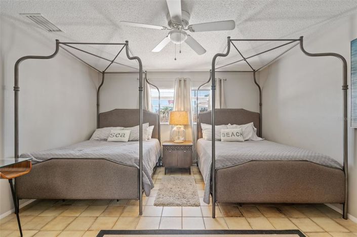 Image No.26-3 Bed Property for sale