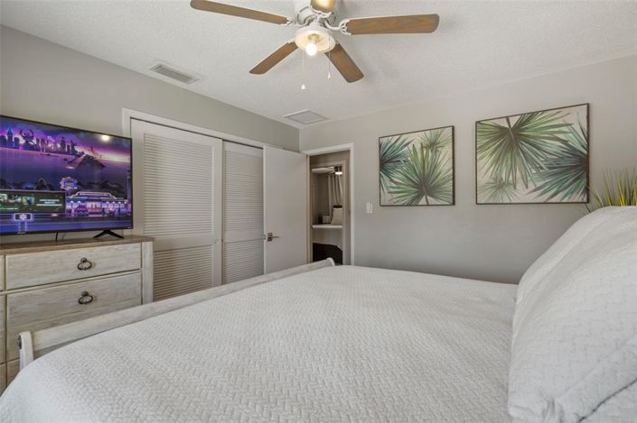 Image No.39-3 Bed Property for sale