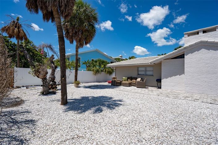 Image No.48-3 Bed Property for sale