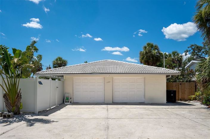 Image No.56-3 Bed Property for sale