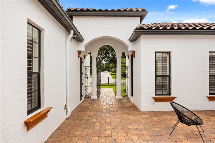 Image No.12-4 Bed Property for sale