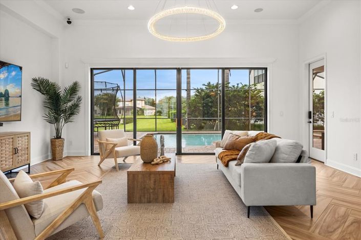 Image No.20-4 Bed Property for sale