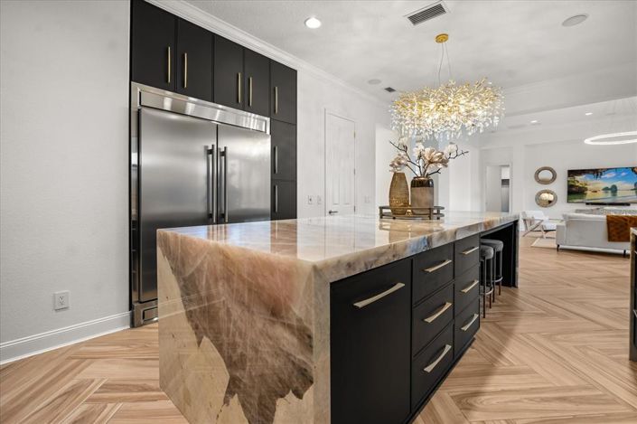 Image No.25-4 Bed Property for sale