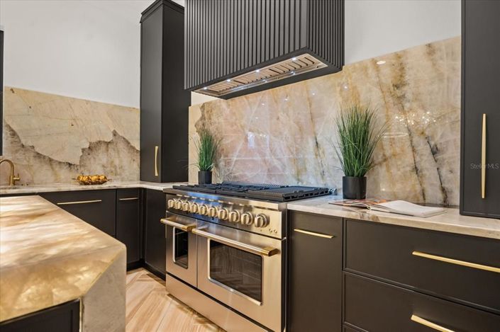 Image No.29-4 Bed Property for sale