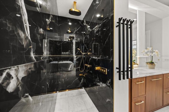 Image No.45-4 Bed Property for sale