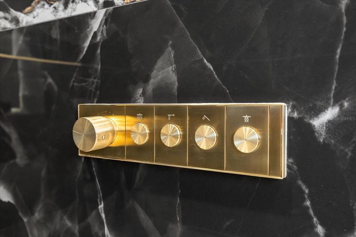 Image No.46-4 Bed Property for sale