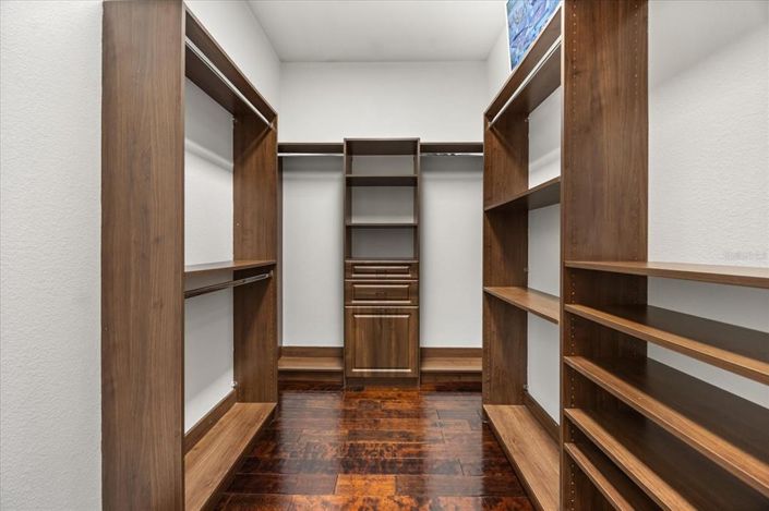 Image No.50-4 Bed Property for sale