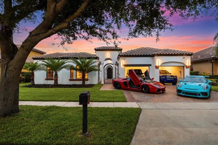 Image No.8-4 Bed Property for sale