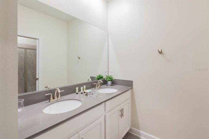 Image No.25-6 Bed Property for sale